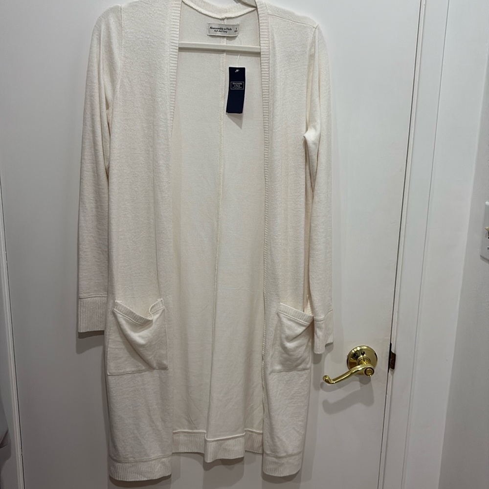 White Cardigan, Long Pockets Abercrombie & Fitch Soft NWT Small